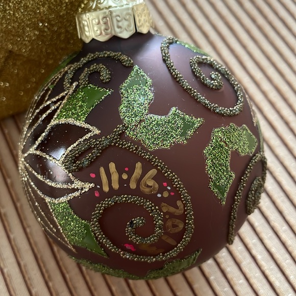 Custom Christmas ornament,LIVE LAUGH,LOVE.Special date 11-16-2013 & glitter box. - Picture 4 of 6